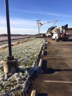 Image of AGS Helping Puget Sound Energy remove ice.